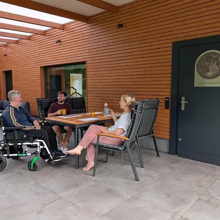 Mond Mit Sternenblick Nyaraló Lochow